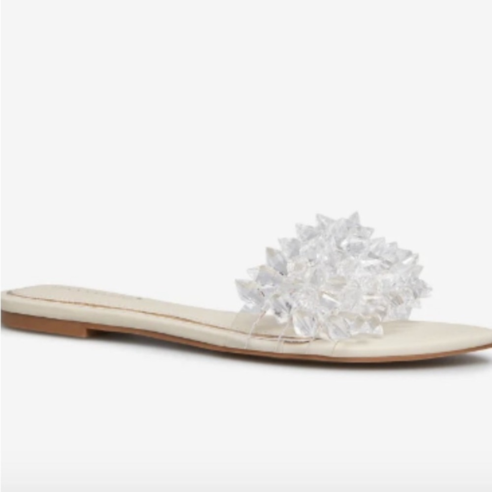 Sz 5.5 In The Spotlight Embellished Flat White Sandals NIB-6911